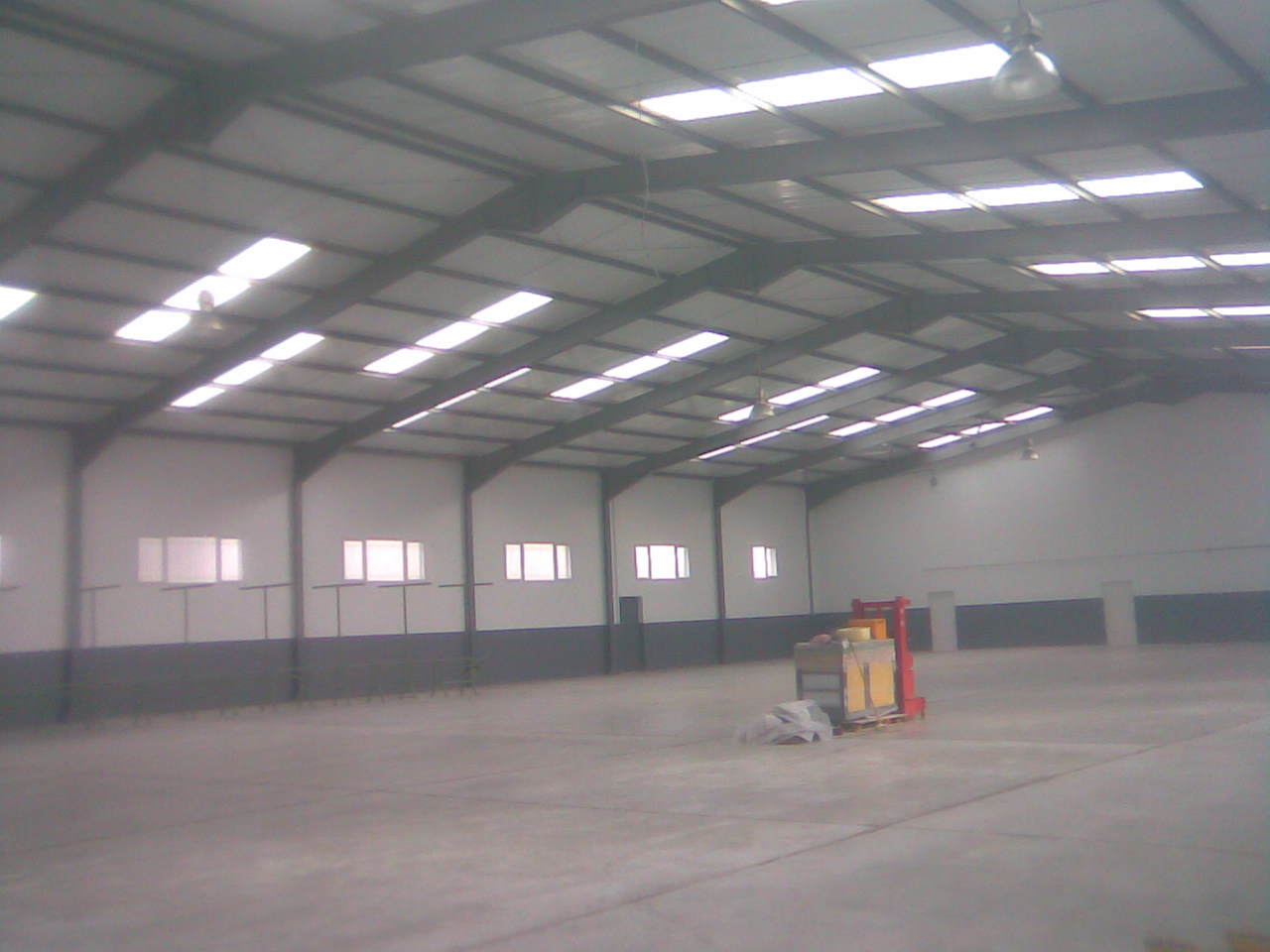 Dépôt en charpente métallique